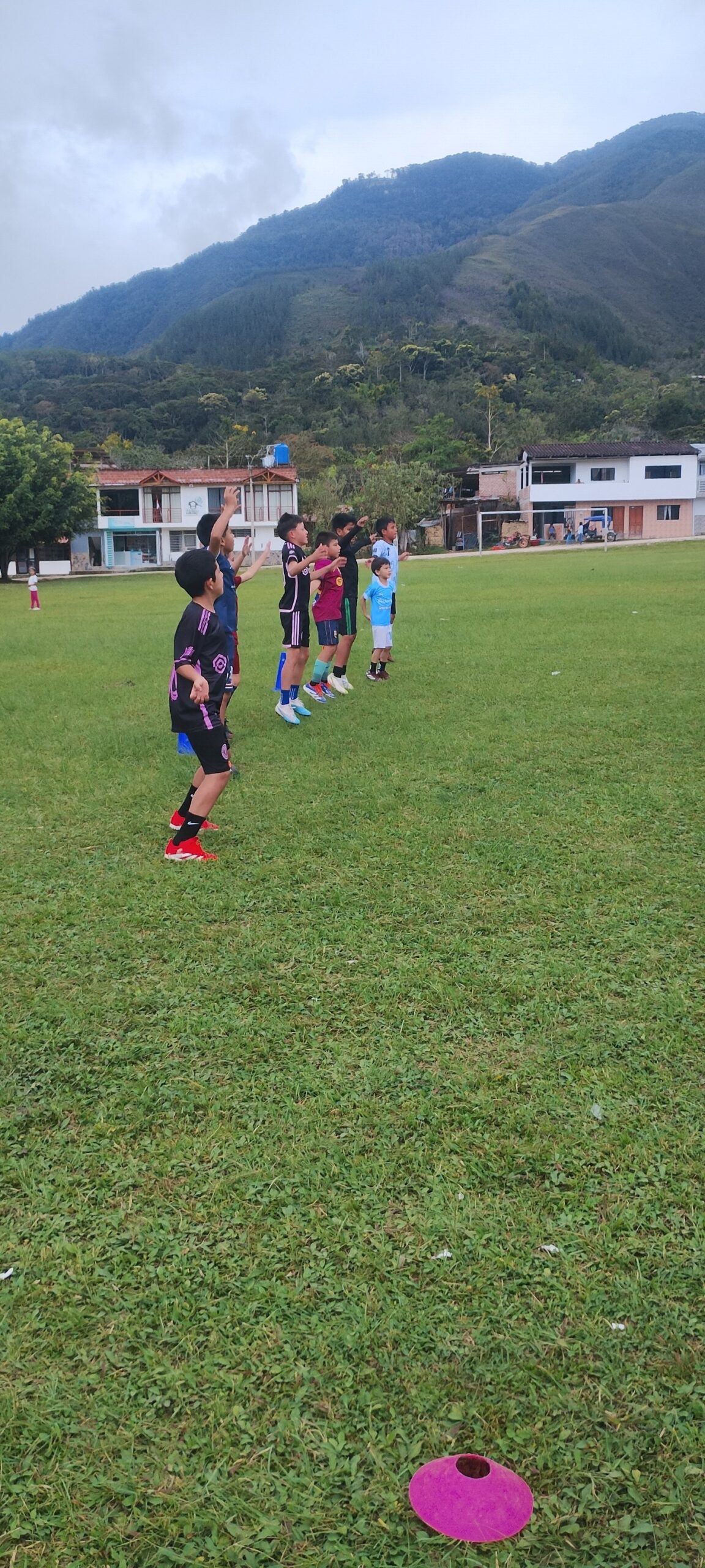 Asi entrenan nuestros chicos de la Escuela Formativa de Menores Csdc Sachapuyos